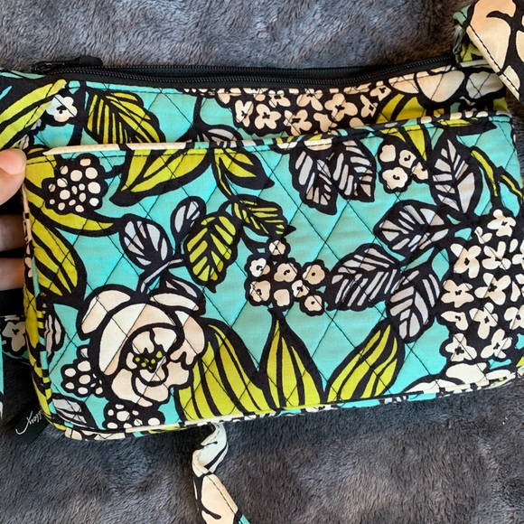 Vera Bradley Medium Crossbody - Picture 6 of 9